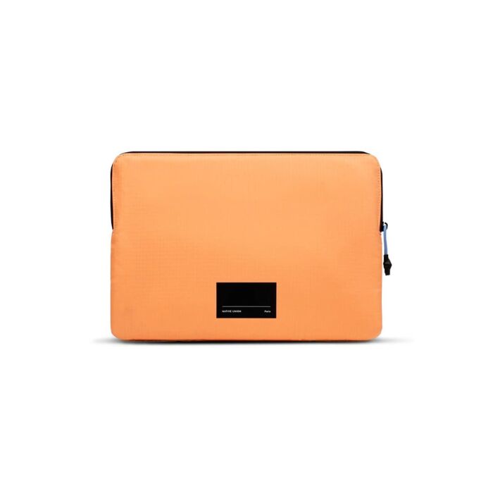 Native Union Ultralight Sleeve Etui ochronne do Macbook Air 13 - Morelowe - NAUNSTOWUTMBSAPR13 - zdjęcie 1 z 4