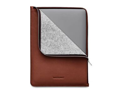 Woolnut - skórzany zapinany pokrowiec do MacBook Pro 14" (brązowy)