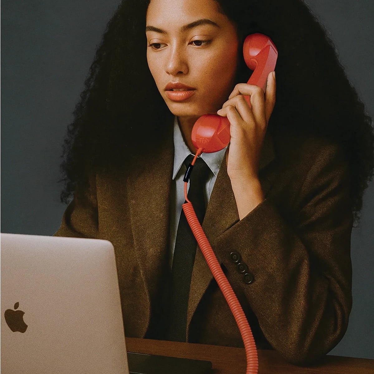 Native Union Pop Phone Słuchawka telefoniczna USB-C z funkcją odbierania i kończenia połączeń - Czerwona