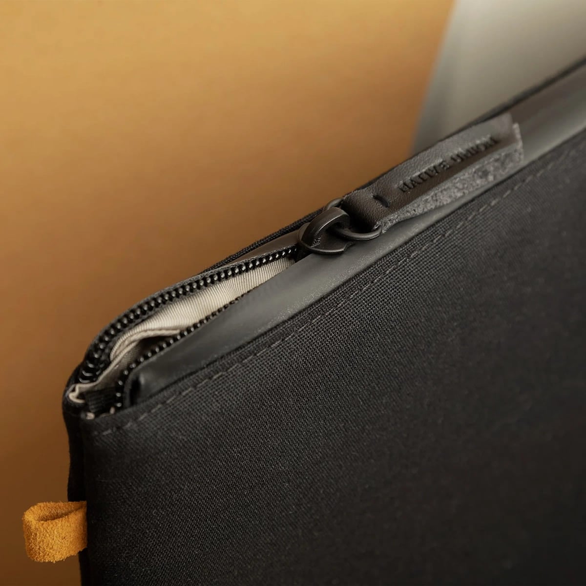 Native Union W.F.A Sleeve Etui ochronne do Macbook Pro 14 - Czarne