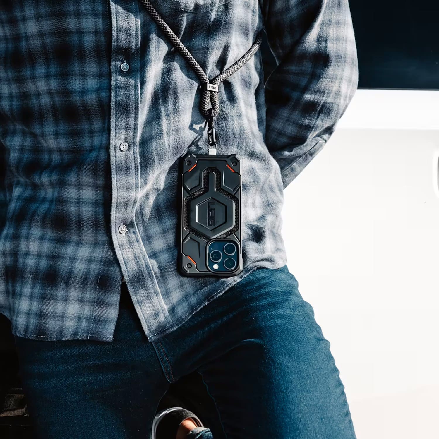 UAG Civilian Smycz do telefonu - Różowy kwarc UAG Civilian Smycz do telefonu - Różowy kwarc