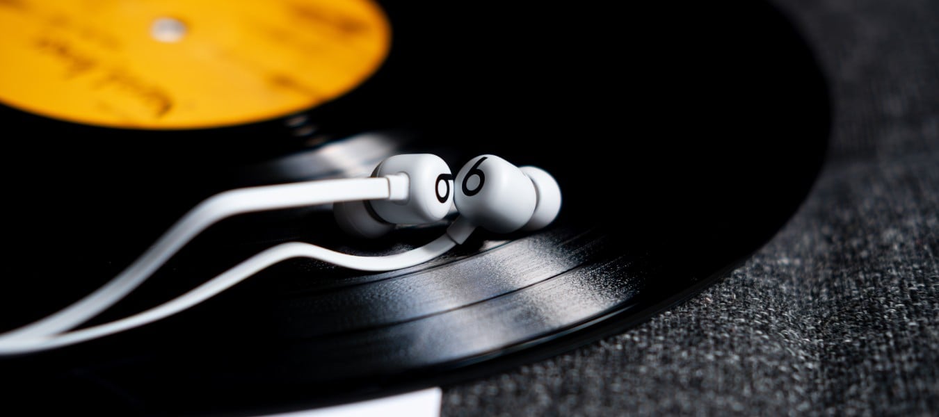Beats Flex - recenzja słuchawek dousznych za rozsądną cenę!