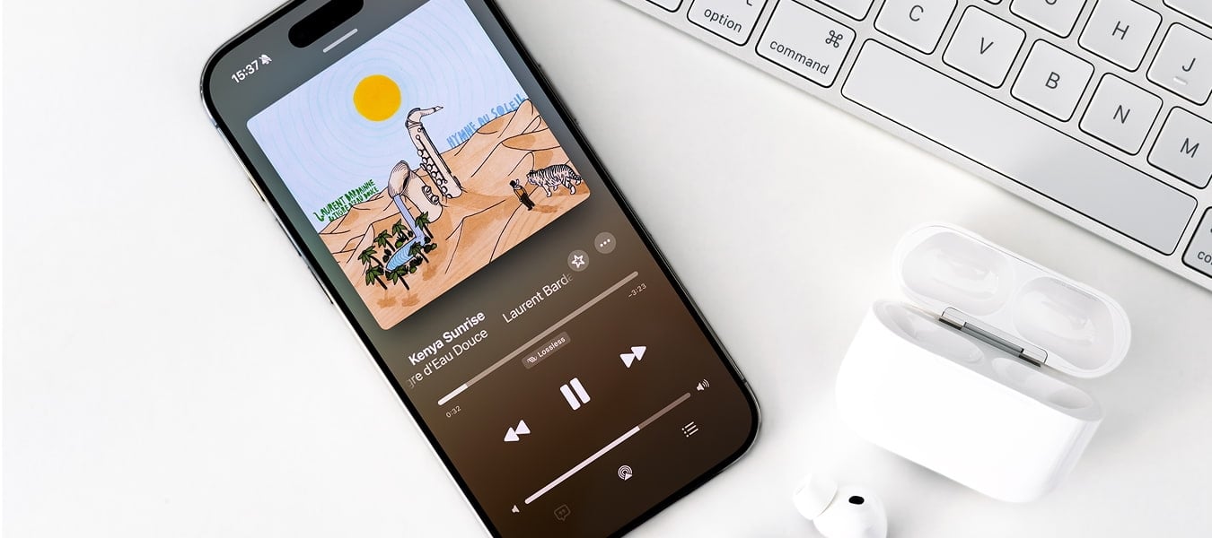 Apple Music Vs Spotify, który serwis muzyczny wybrać w 2026 roku? Rekomendacja od Lantre!