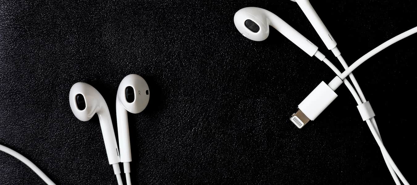 EarPods w 2026 roku. 7 powodów, dla których warto wybrać przewodowe słuchawki Apple!