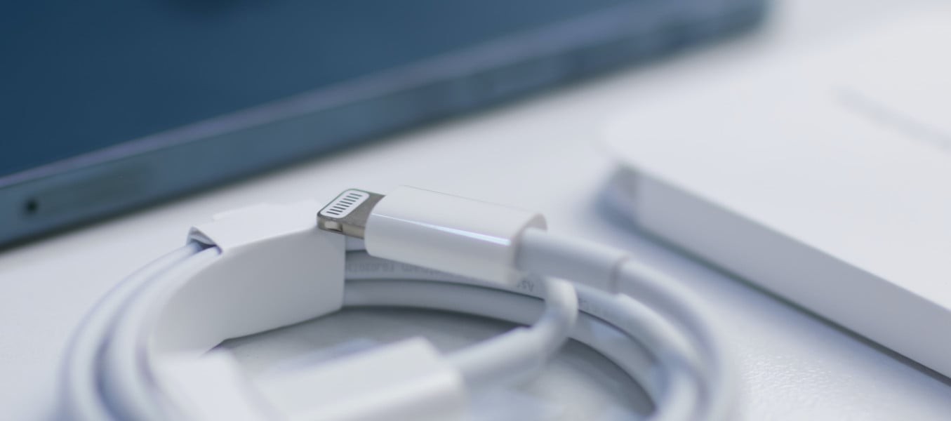 Jak kabel do iPhone'a wybrać? Poradnik Lantre