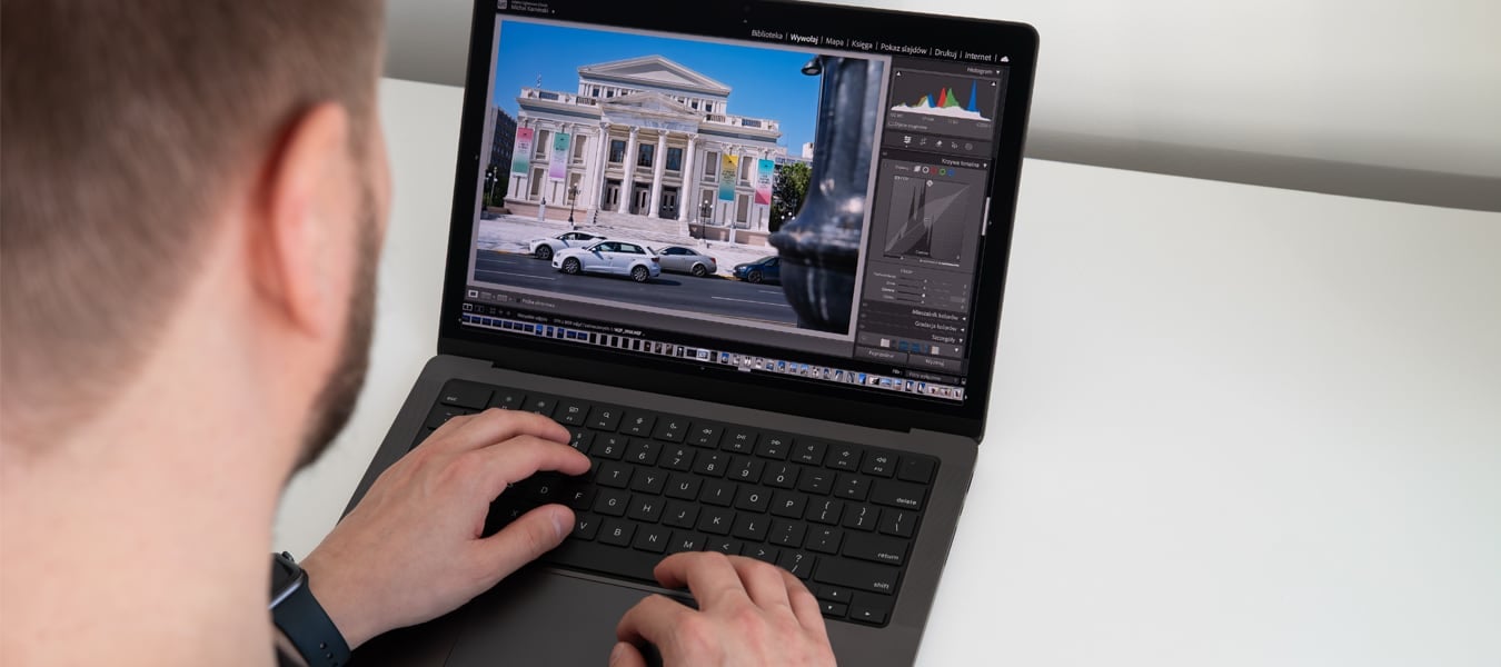 Recenzja MacBook Pro M4 Pro z nanostrukturalnym ekranem dla wymagających użytkowników!
