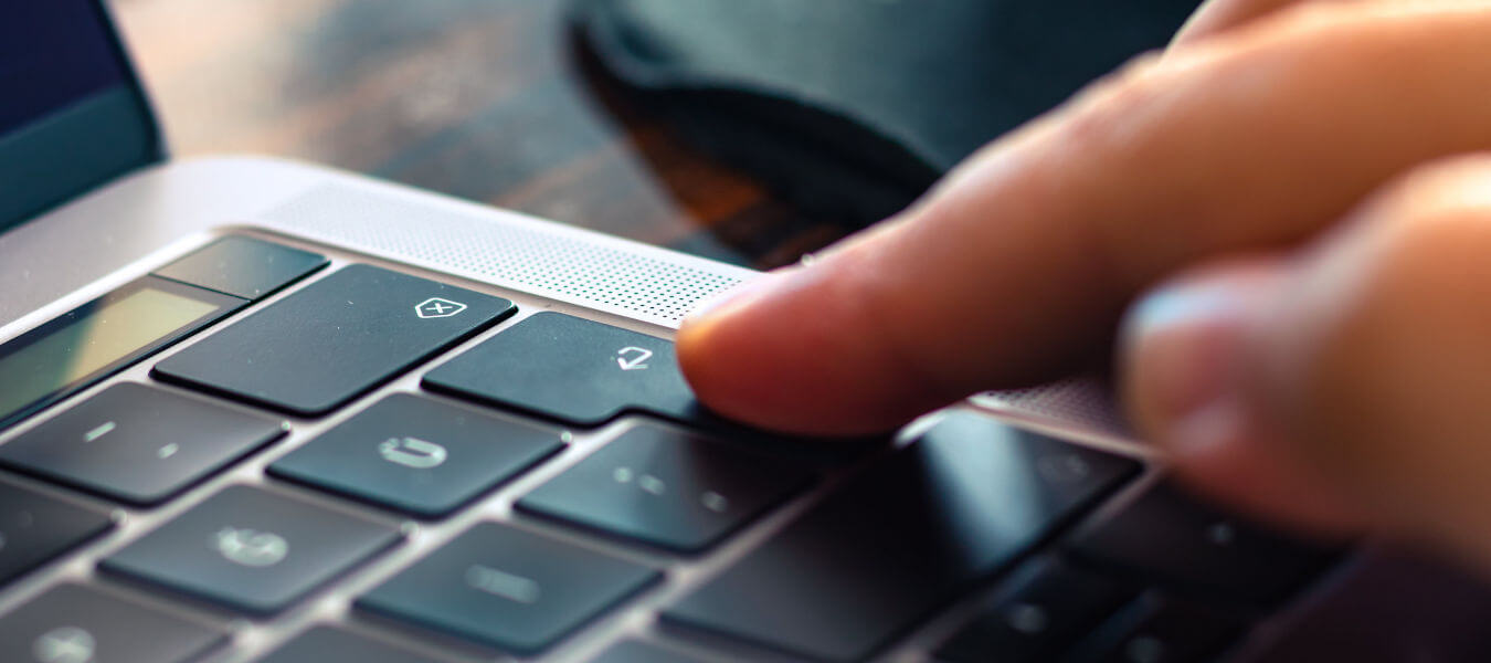 Skróty klawiszowe MacBooka - 15 najważniejszych kombinacji, które musisz znać!