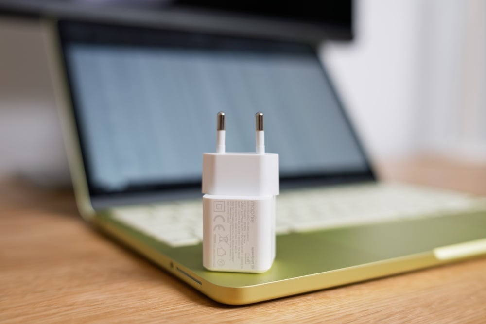 Apple MacBook Neo 8GB RAM / 256GB SSD / Cytrusowożółty (Citrus) + ładowarka Mophie 35w