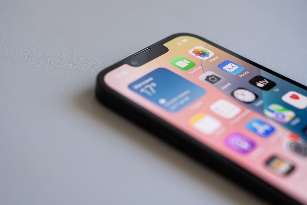 Apple iPhone 16e 128GB Czarny (Black) - MD1Q4HX/A Apple iPhone 16e 128GB Czarny (Black) - MD1Q4HX/A