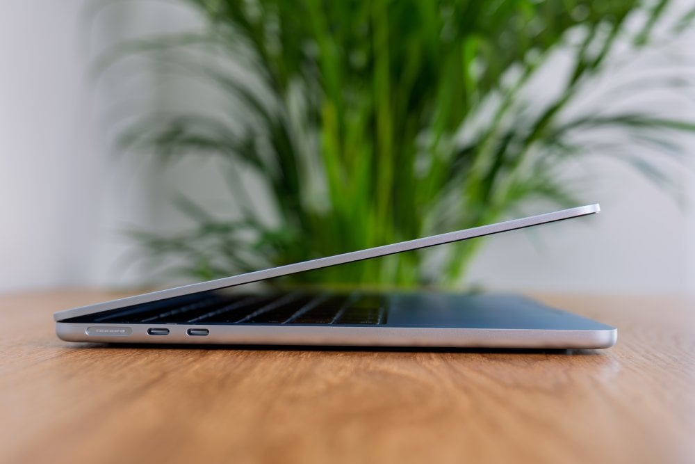 Apple MacBook Air 13 M5/16GB/512GB/10-core CPU+8-core GPU/Błękitny (Sky Blue) - MDHH4ZE/A - dostępny porty