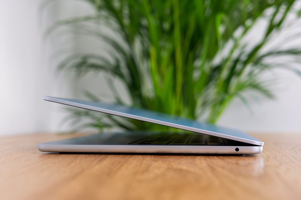 Apple MacBook Air 13 M5/16GB/512GB/10-core CPU+8-core GPU/Błękitny (Sky Blue) - MDHH4ZE/A - dostępny porty