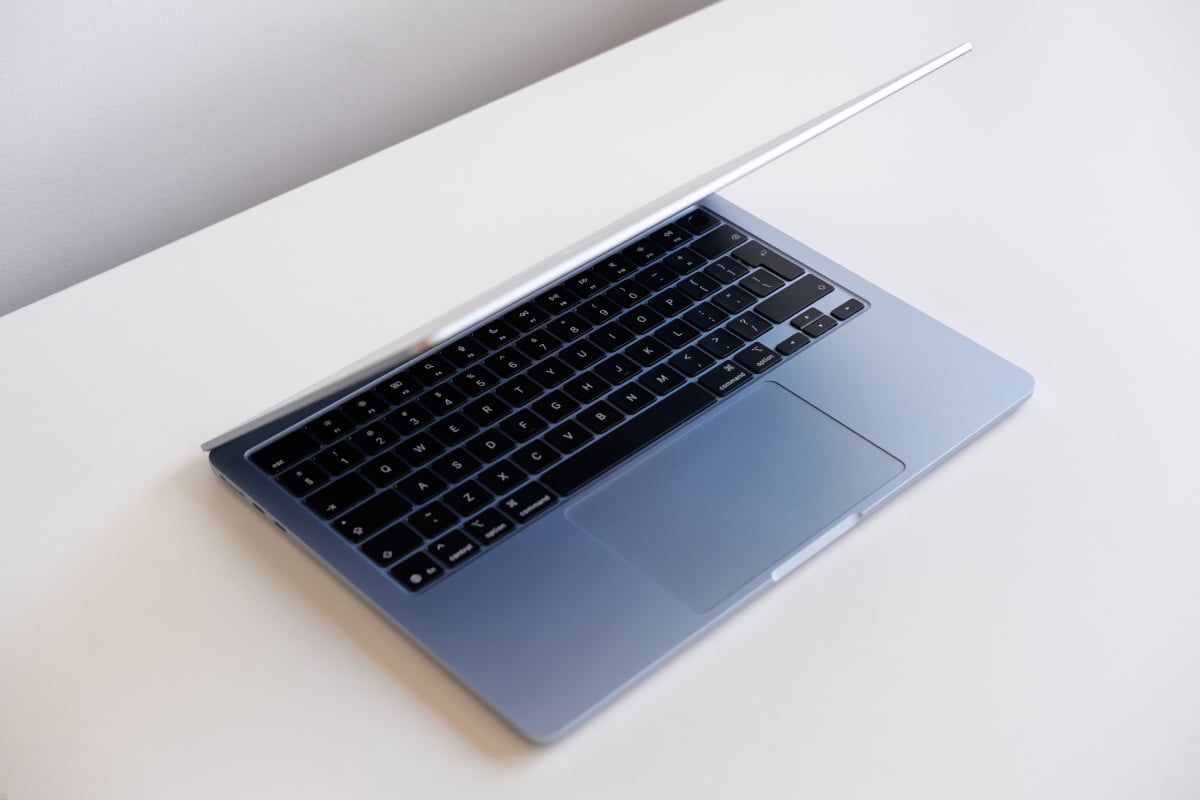 Apple MacBook Air 13 M4 16GB/256GB/10-core CPU+8-core GPU/Błękitny (Sky Blue) - MC6T4ZE/A Apple MacBook Air 13 M4 16GB/256GB/10-core CPU+8-core GPU/Błękitny (Sky Blue) - MC6T4ZE/A