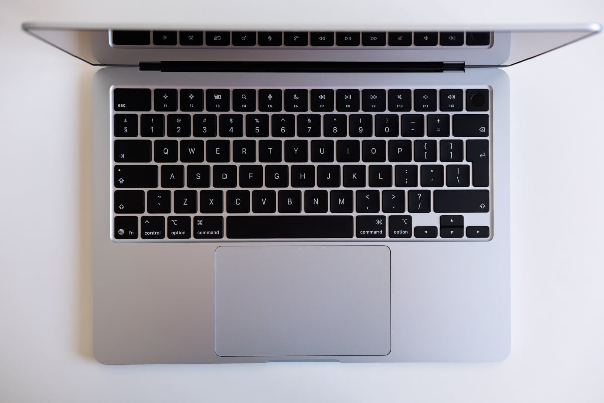 Apple MacBook Air 13 M4 16GB/256GB/10-core CPU+8-core GPU/Błękitny (Sky Blue) - MC6T4ZE/A Apple MacBook Air 13 M4 16GB/256GB/10-core CPU+8-core GPU/Błękitny (Sky Blue) - MC6T4ZE/A