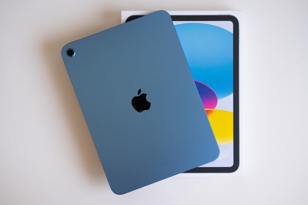 Tył tabletu Apple iPad 11" A16 (11. gen) 128GB Wi-Fi Niebieski (Blue) - MD4A4HC/A Tył tabletu Apple iPad 11" A16 (11. gen) 128GB Wi-Fi Niebieski (Blue) - MD4A4HC/A