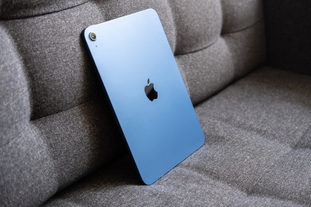 Tył tabletu Apple iPad 11" A16 (11. gen) 128GB Wi-Fi Niebieski (Blue) - MD4A4HC/A Tył tabletu Apple iPad 11" A16 (11. gen) 128GB Wi-Fi Niebieski (Blue) - MD4A4HC/A