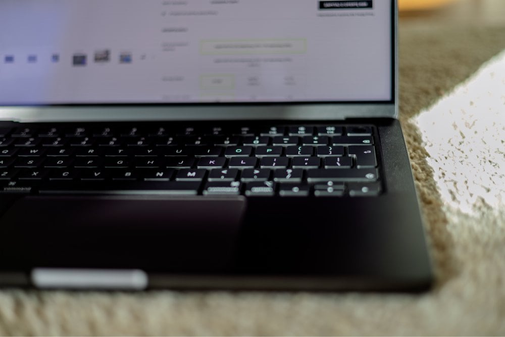 Apple MacBook Pro 14 M5 Pro/24GB/1TB/Gwiezdna czerń (Space Black) - MGDR4ZE/A - glośniki
