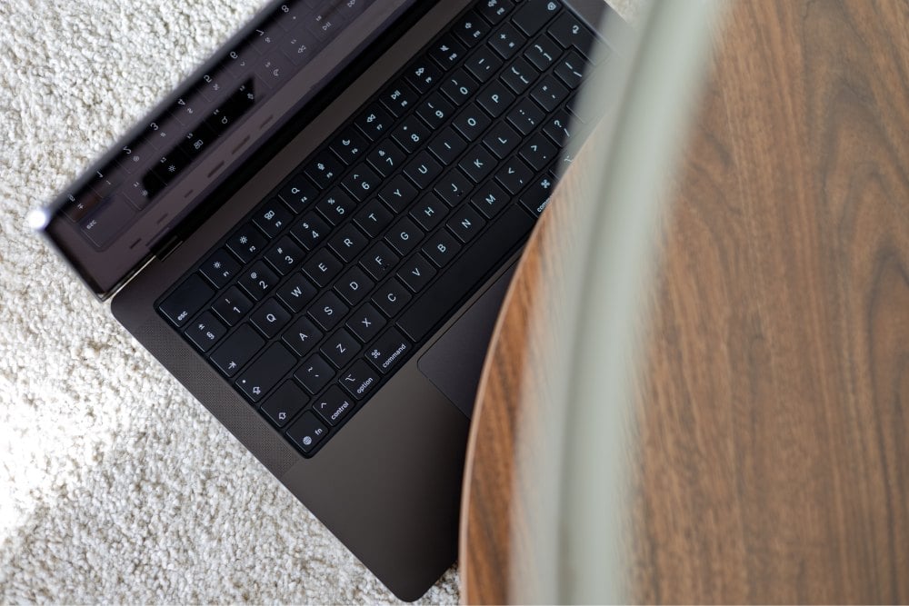 Apple MacBook Pro 14 M5 Pro/24GB/1TB/Gwiezdna czerń (Space Black) - MGDR4ZE/A - glośniki