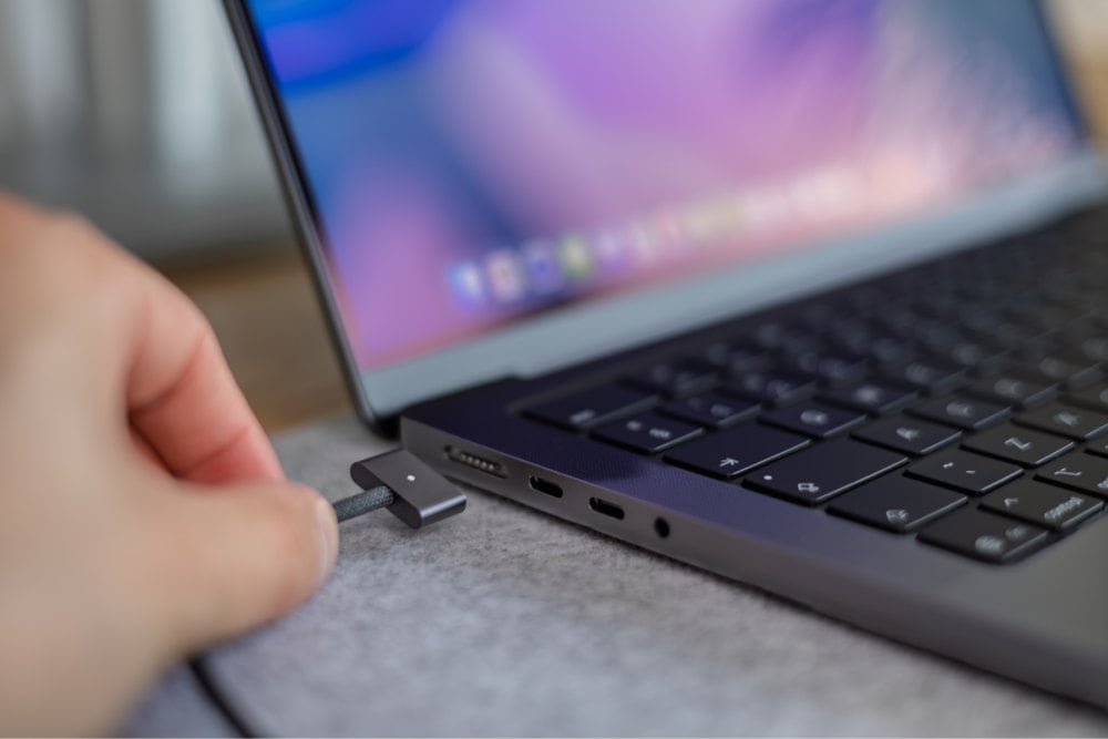 Apple MacBook Pro 14 M5 Pro/24GB/1TB/Gwiezdna czerń (Space Black) - MGDR4ZE/A - dostępne porty