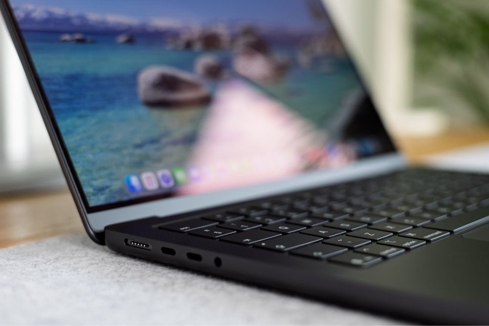 Apple MacBook Pro 14 M5 Pro/24GB/1TB/Gwiezdna czerń (Space Black) - MGDR4ZE/A - dostępne porty