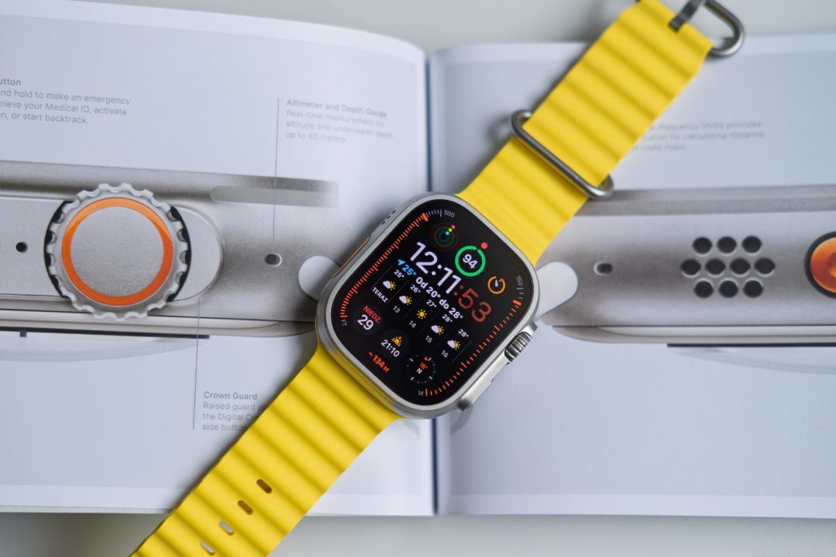 Apple Watch Ultra GPS + Cellular Koperta 49mm z tytanu z Paskiem Ocean w kolorze żółtym - FNHG3B/A