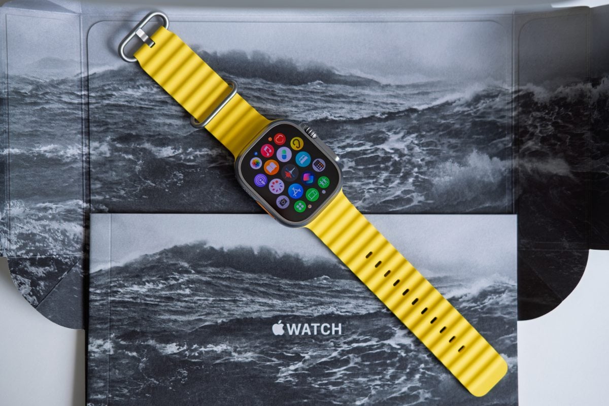 Apple Watch Ultra GPS + Cellular Koperta 49mm z tytanu z Paskiem Ocean w kolorze żółtym - FNHG3B/A