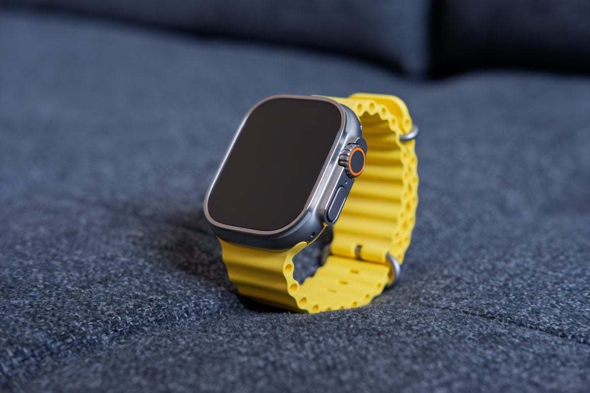 Apple Watch Ultra GPS + Cellular Koperta 49mm z tytanu z Paskiem Ocean w kolorze żółtym - FNHG3B/A