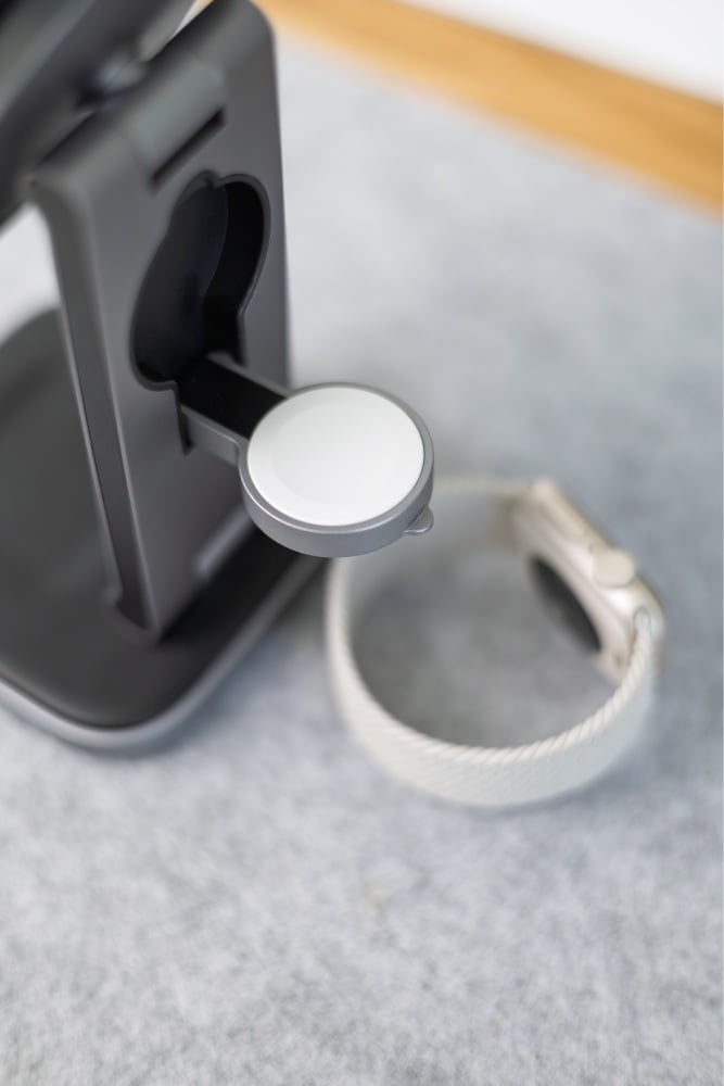 Satechi Foldable Charging Stand Składana ładowarka bezprzewodowa 3w1 Satechi Foldable Charging Stand Składana ładowarka bezprzewodowa 3w1