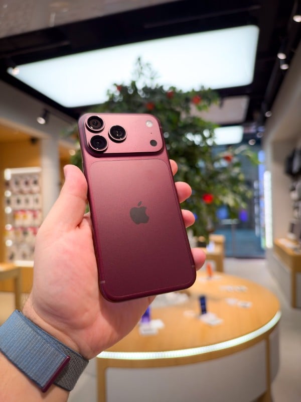 Apple iPhone 18 Pro 256GB Burgund (Burgundy) Apple iPhone 18 Pro 256GB Burgund (Burgundy)