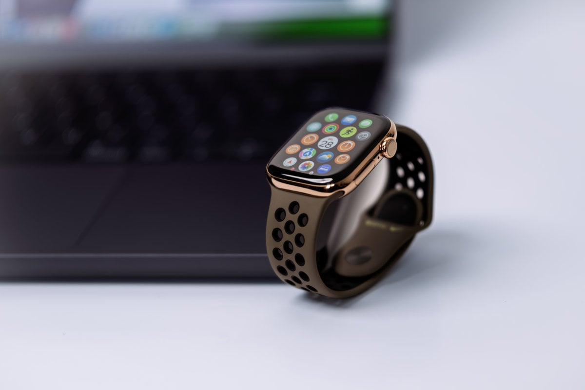 Apple Watch 11 42mm GPS Koperta z Tytanu w kolorze Złotym Apple Watch 11 42mm GPS Koperta z Tytanu w kolorze Złotym