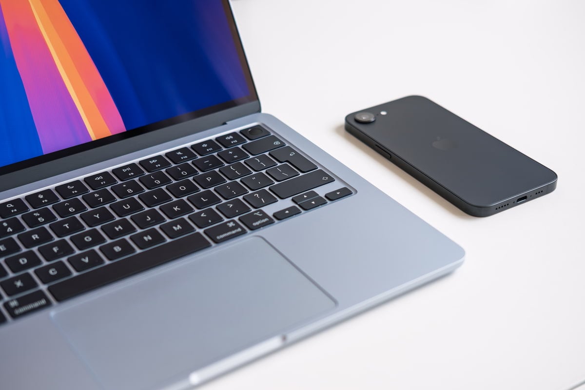 MacBook Air M4 Niebieski - wygląd