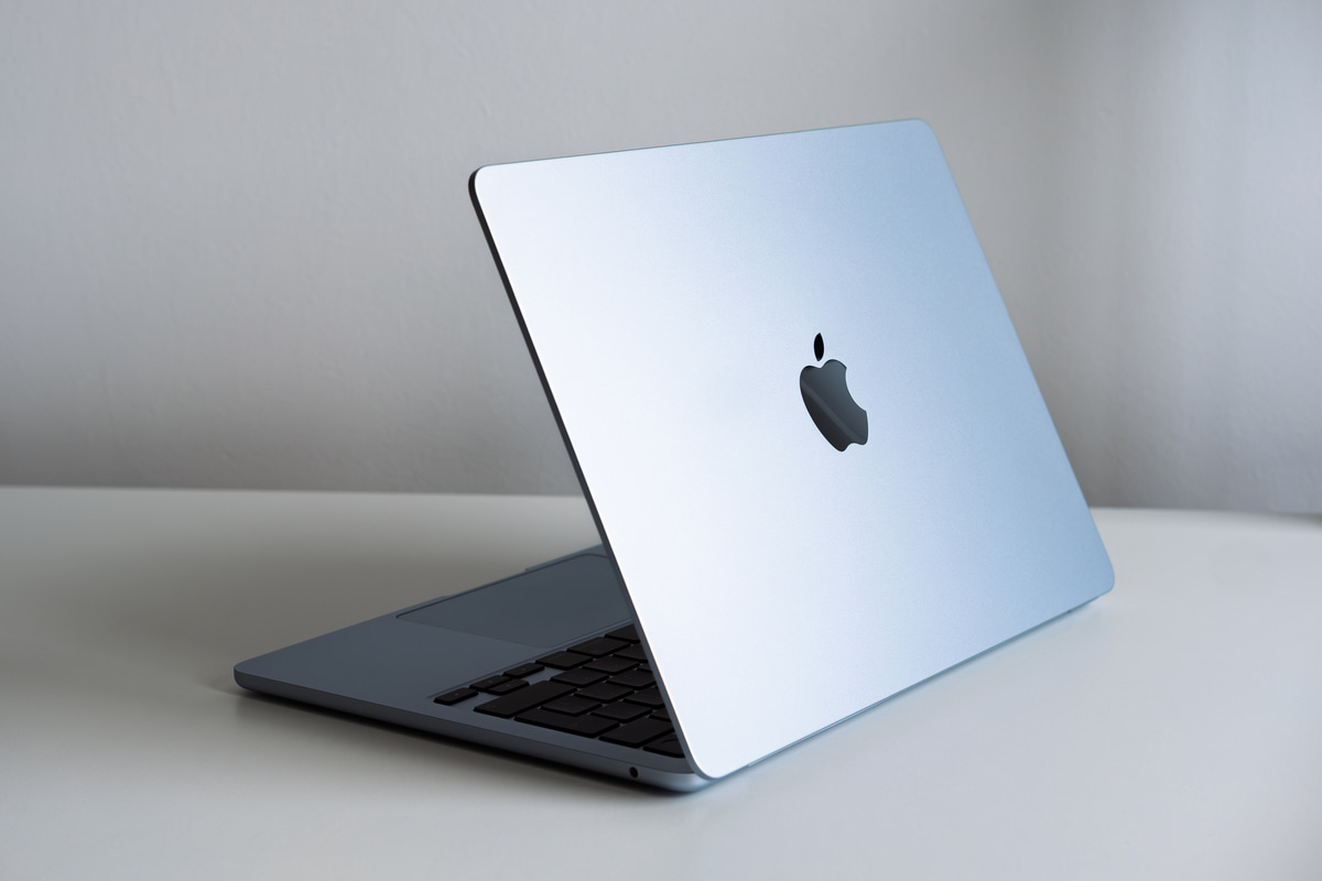 MacBook Air M4 Niebieski - wygląd