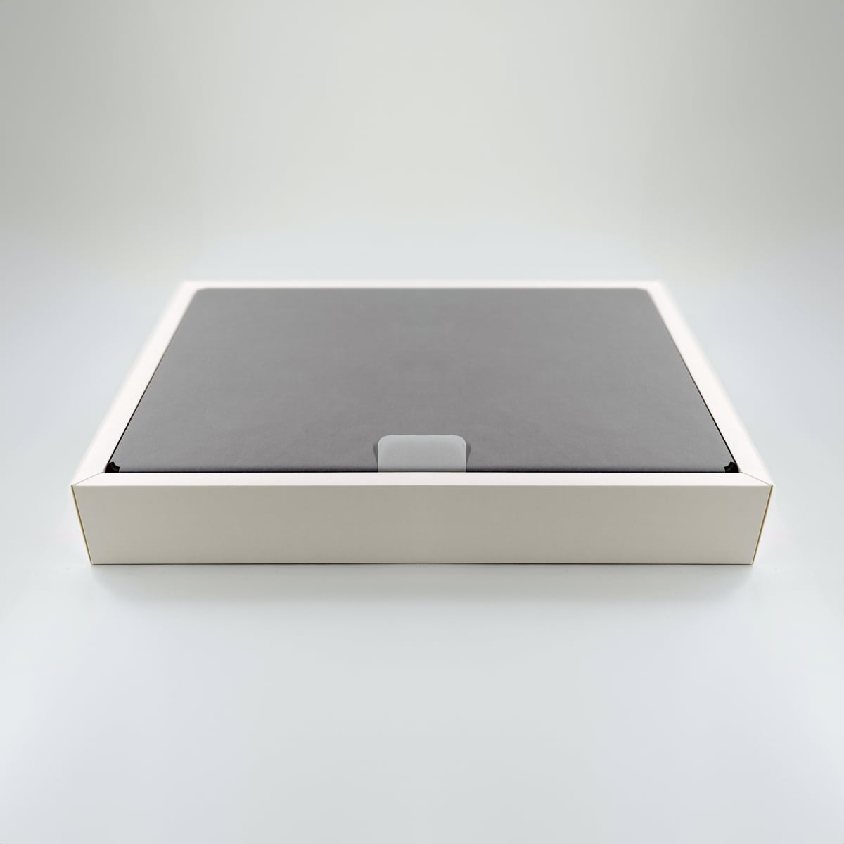 MacBook Pro 16 odnowiony - opakowanie MacBook Pro 16 odnowiony - opakowanie